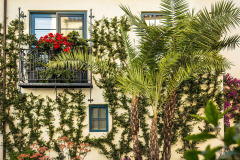 Yanonali Condominiums